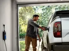 Autos híbridos, los que se enchufan y los que no: qué tecnologías hay y cuál conviene en cada caso