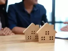 Créditos hipotecarios: cuánto hay que ganar para comprar una vivienda de U$S100.000 o U$S150.000