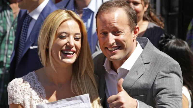 Los millones de dólares en el placard de Insaurralde reavivaron la indignación selectiva del kirchnerismo con la corrupción