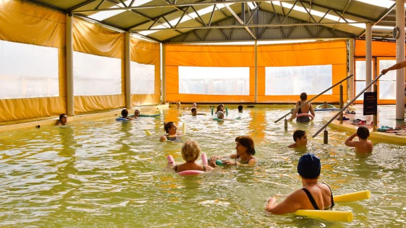 Ni Colón ni Federación: las termas cerca de Buenos Aires con descuento para jubilados y precios desde $15.000