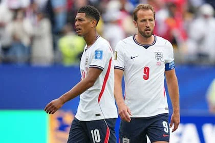 Sin festejos. Bellingham y Kane, figuras del seleccionado inglés, disconformes con el 0-0 (AP Photo/Martin Meissner)