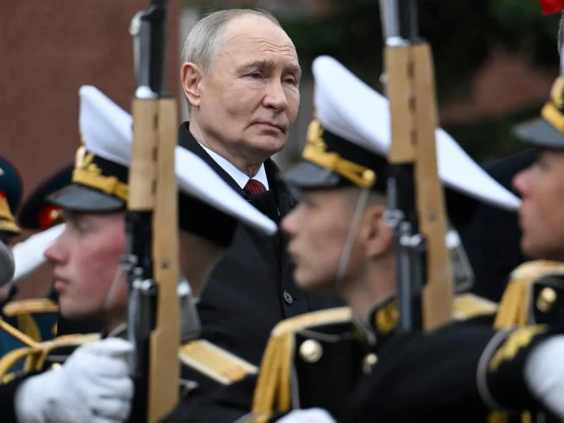 En la Rusia de Putin ahora dicen que las parejas que conviven sin casarse amenazan la seguridad nacional