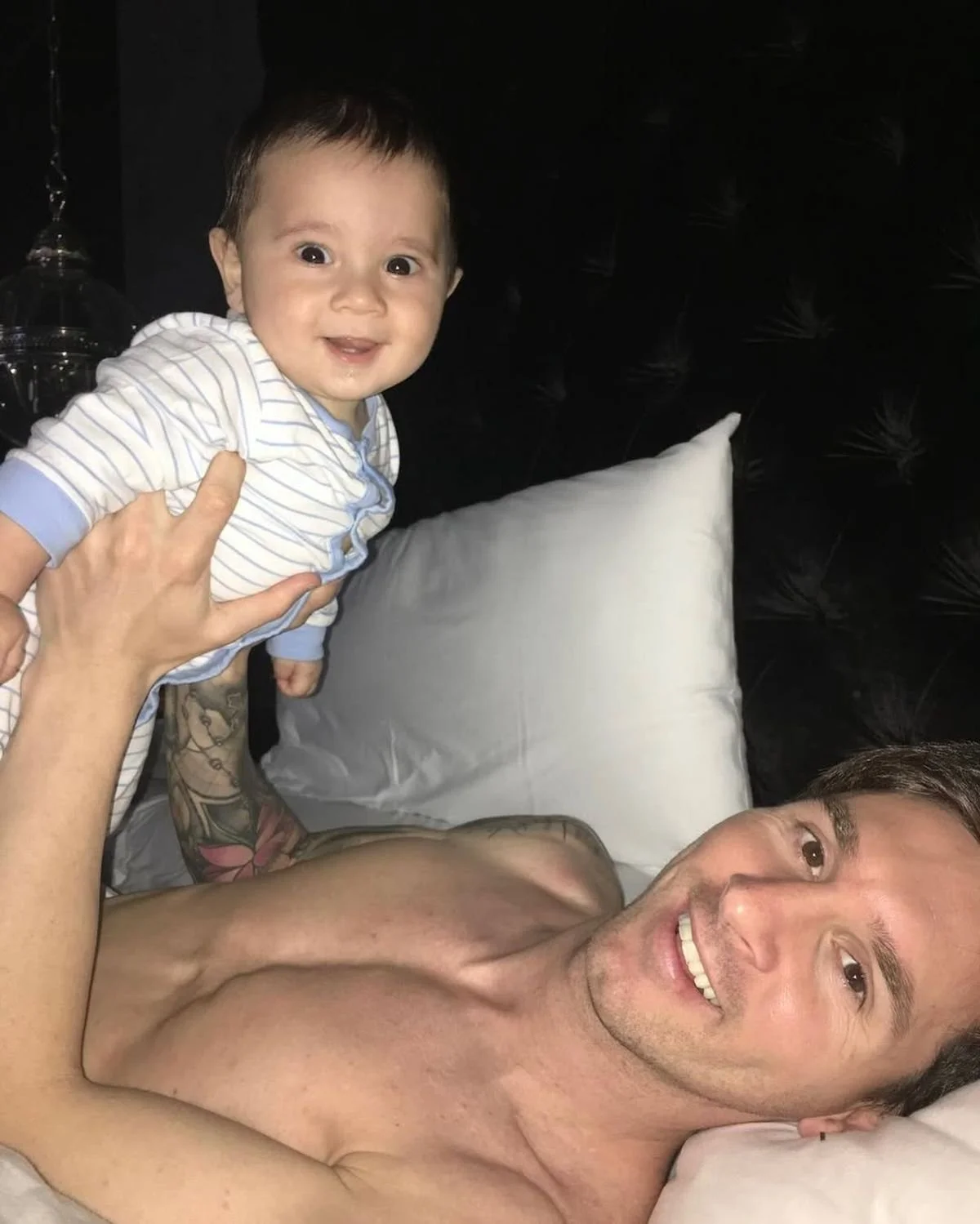 El saludo de Antonella Roccuzzo vino acompa&ntilde;ado con fotos &iacute;ntimas llenas de amor.