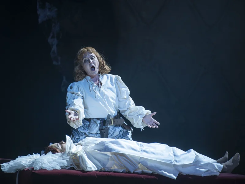 I Capuleti e i Montecchi, en el Colón: una ópera deliberadamente oscura, marcada por un sentimiento de muerte y de guerra