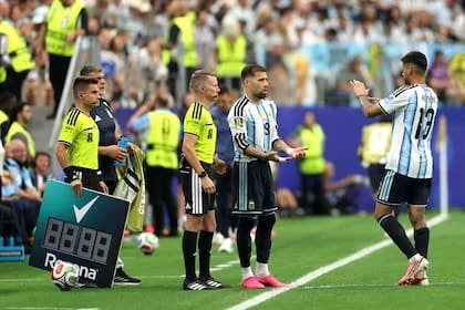 El 'Cuti' Romero se lesionó y fue reemplazado por Nicolás Otamendi en el partido frente a Austria