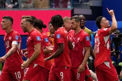 Suiza goleó a Bosnia y Herzegovina en la segunda jornada y quiere destronar a uno de los anfitriones