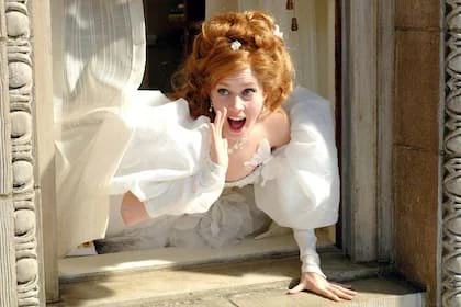 Amy Adams suele amenazar a su hija con cantar "Encantada" para que se porte bien