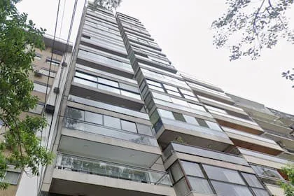 El frente del edificio donde residen Cirio y Nicolás Trombino, en Palermo