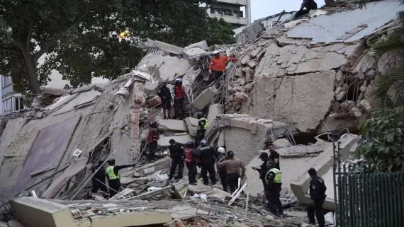 Caos en el aeropuerto, pánico en los shopping y angustia en las calles: los videos más impactantes de los terremotos en Venezuela