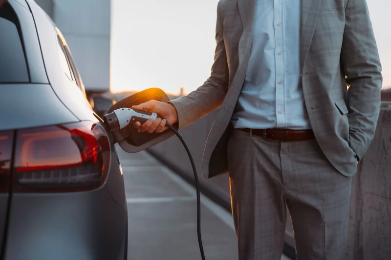 Cuánto cuesta cargar un auto eléctrico en Argentina: en casa, en el trabajo y en cargadores públicos