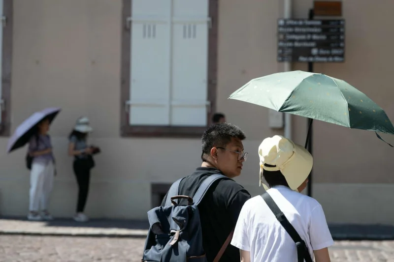 Encontraron a un niño muerto dentro de un auto en plena ola de calor en Francia