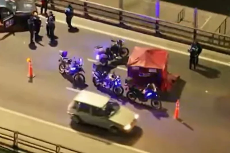 Tiros y caos en la autopista. El muerto era un motochorro de 17 años que había sido detenido 15 veces en dos años