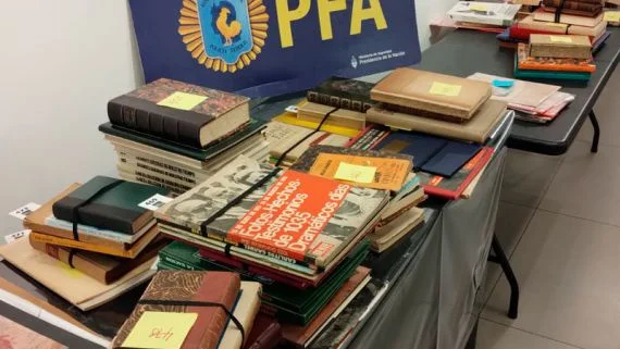 Recuperan cartas de San Martín y Rosas de una subasta en CABA