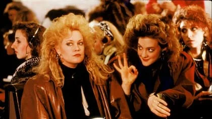 Cusack junto a Melanie Griffith, en una escena de Secretaria ejecutiva