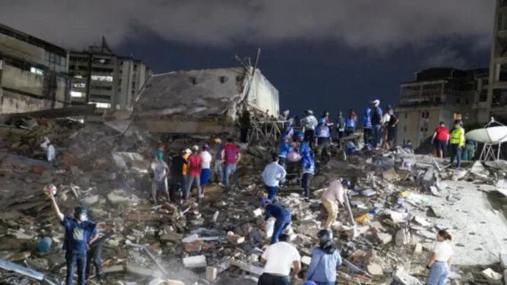“No hay quien nos oriente, no hay patrullas, somos los vecinos ayudándonos”: el testimonio de una familia tras el terremoto en Venezuela
