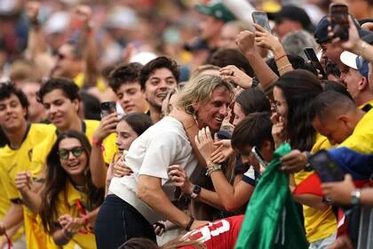 Sebastián Beccacece fue a buscar a su señora al momento del segundo gol y también en el final del partido.
