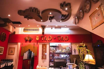 Decoración en la entrada del restaurante
