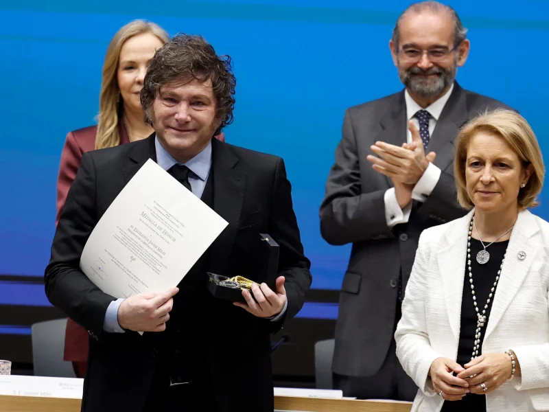 En Madrid, Javier Milei volvió a cargar contra Pedro Sánchez: ironizó sobre los casos de corrupción y reiteró su apoyo a Israel