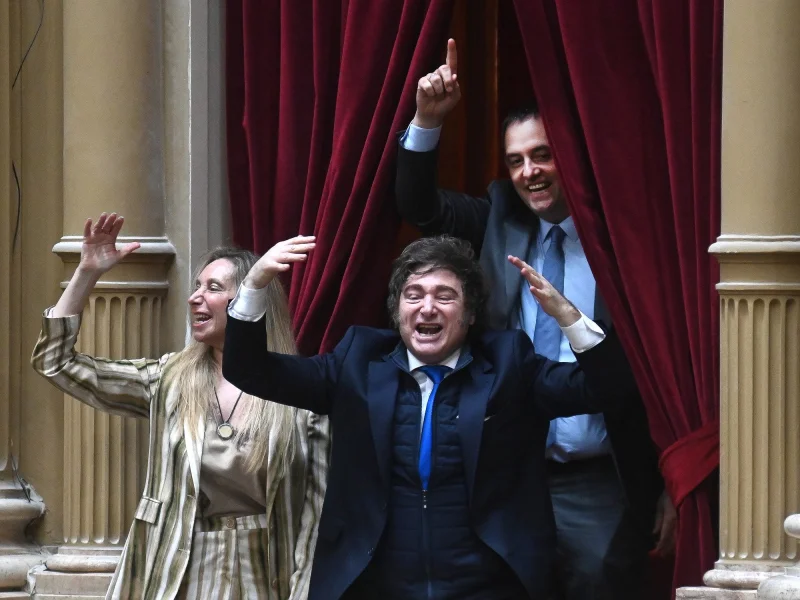 “Si la Justicia encuentra culpable a Adorni lo echo de una patada”: la advertencia de Milei por el escándalo sobre el patrimonio del jefe de Gabinete
