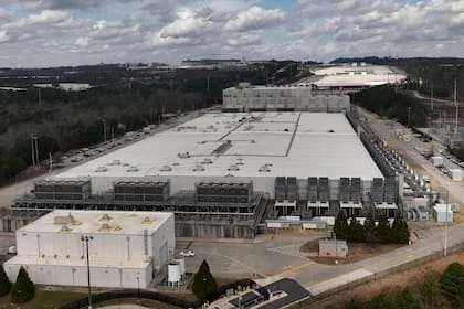 ARCHIVO - El complejo del Centro de Datos Google en el condado Douglas, el 6 de marzo de 2026, en Lithia Springs, Georgia (AP Foto/Mike Stewart, Archivo)