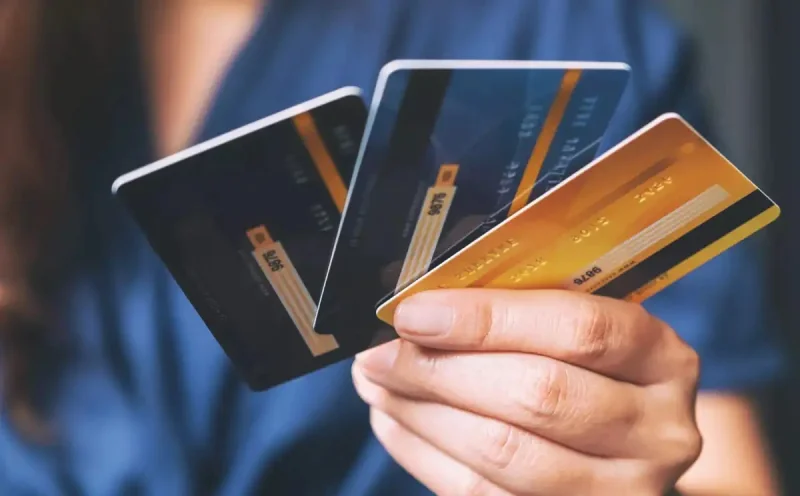 Paso a paso para dar de baja una tarjeta de crédito cuando aún tiene deuda