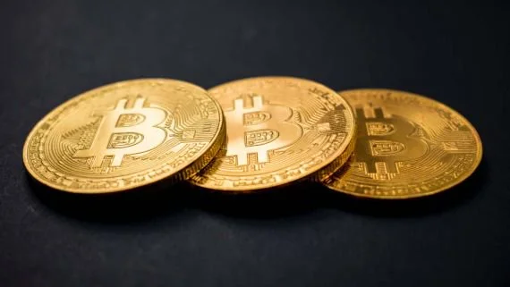 Se desploma el Bitcoin y perfora los US$ 60.000: por qué cae y qué esperar para los próximos días