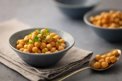 La preparación comienza con 400 gramos de garbanzos cocidos 