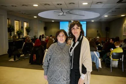 María Elisa Mitre y Claudia Tardugno, una de las especialistas europeas que participa del congreso, durante la apertura del encuentro en Buenos Aires