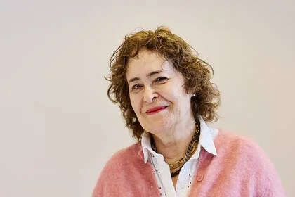 Graciela Bar, codirectora de BabelPsi, destacó la importancia de incluir a las familias en el proceso terapéutico