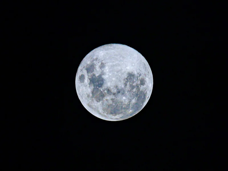 Llega la Luna llena en Capricornio en junio de 2026: cómo afecta a cada signo del zodiaco