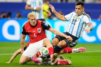 Frente a Austria Lautaro no convirtió, pero generó el penal con el que Messi abrió el camino del 2-0 y la clasificación.