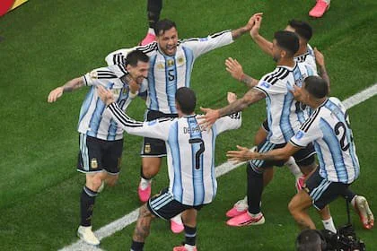 La selección argentina ganó su zona y sigue firme en el Mundial en el que vuelve a ser favorita