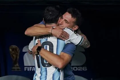 Lionel Scaloni, DT de la selección argentina, confirmó que Lionel Messi será suplente ante Jordania