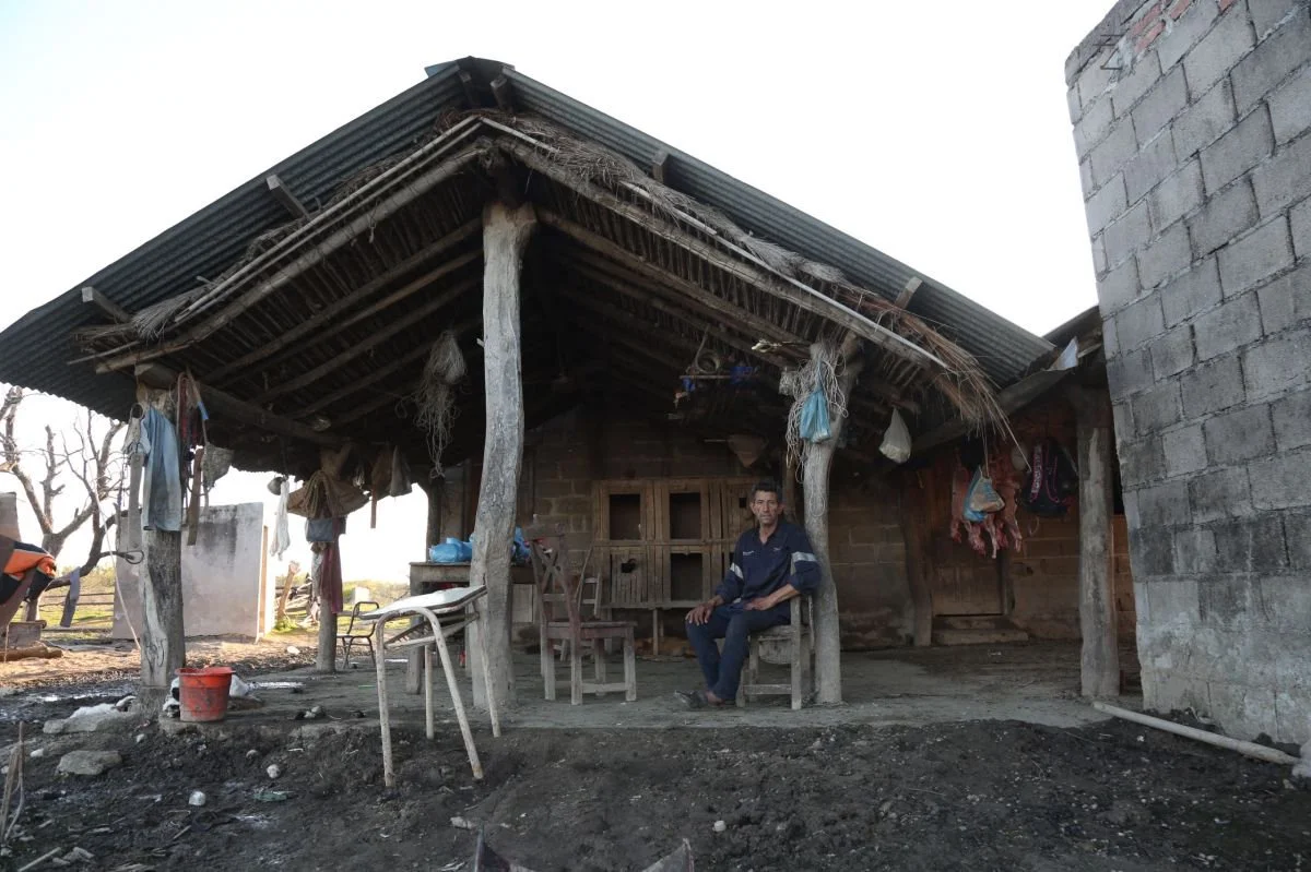 HOGAR. Lino tiene un pieza de material y un rancho donde realiza su actividad.