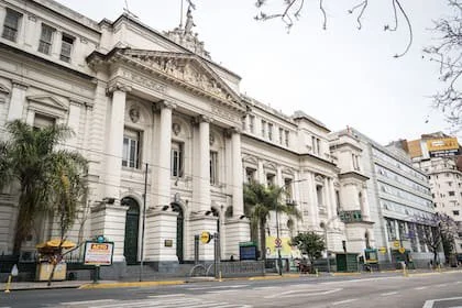 La Facultad de Ciencias Económicas de la UBA aprobó una normativa para el uso de inteligencia artificial