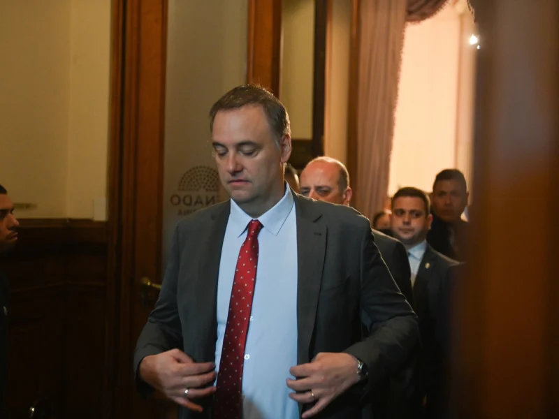A quién benefició sostener a Adorni y por qué Milei demoró tanto; Cristina y la “traición” de Axel