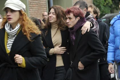 Romina Gaetani, muy conmovida en el entierro de Ernestina Pais