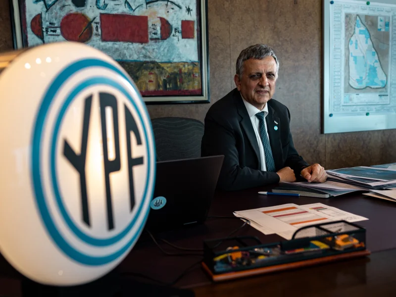 Sueldos millonarios: el juego de la silla en el directorio de YPF