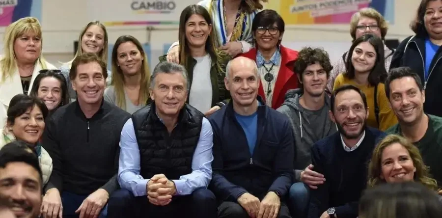Mauricio Macri, Horacio Rodríguez Larreta y Diego Santilli, entre otros, durante un acto en la Ciudad durante la campaña de 2019