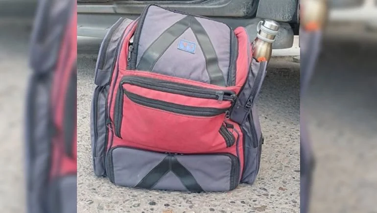 LA mochila donde le habrían sustraído las armas al tirador del Polígono de Centenario.
