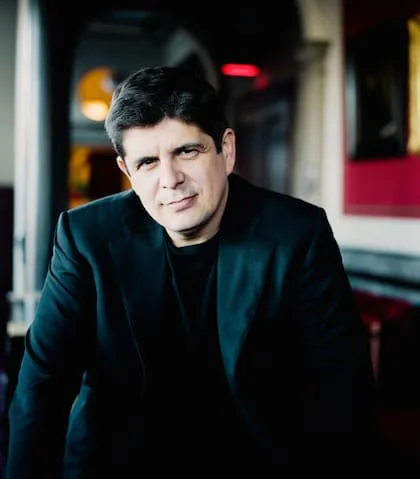 El pianista español homenajeará la obra de Manuel de Falla en un concierto programado por el Mozarteum Argentino