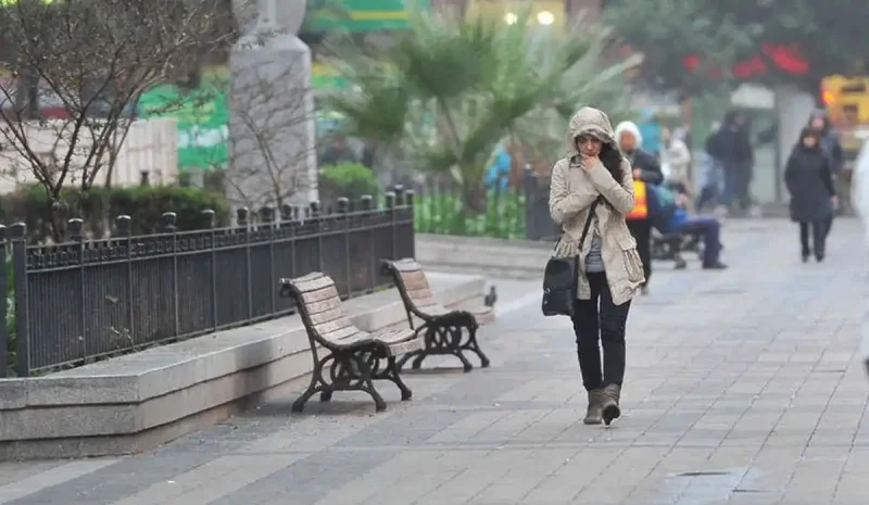 Alerta amarilla por frío extremo y vientos fuertes: el SMN advirtió por temperaturas peligrosas para la salud este lunes