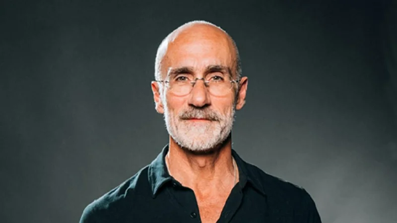 Arthur Brooks, catedrático de Harvard: “Lo más bonito que podés decirle a un amigo es que es un inútil”