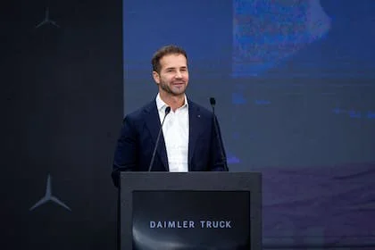 Achim Puchert destacó al Centro Industrial Zárate como una plataforma estratégica integrada a la red global de Daimler Truck, con foco en exportación, sustentabilidad, eficiencia logística y desarrollo industrial en la región.
