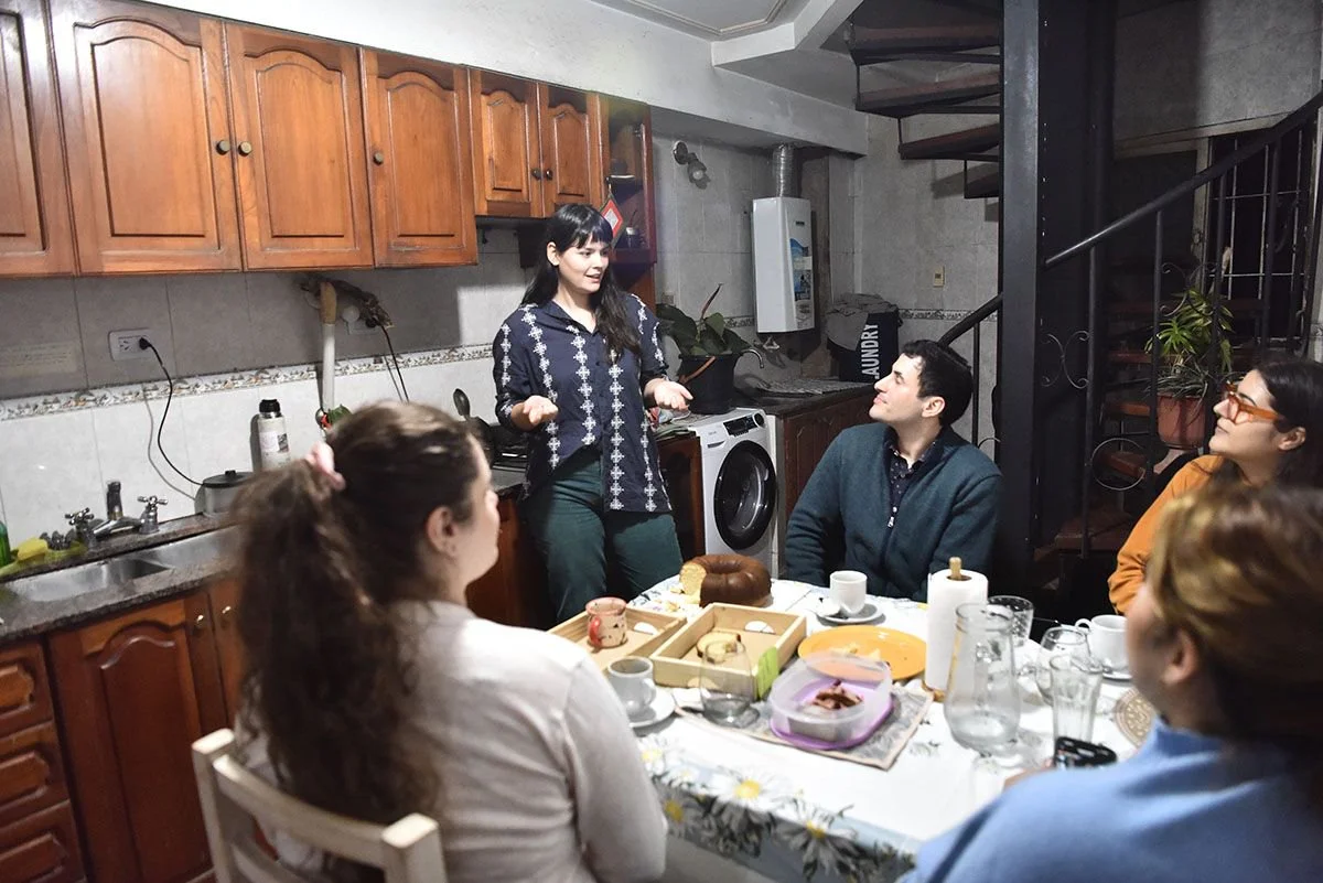 AL FRENTE. Carolina Ysa es la organizadora de estos encuentros.