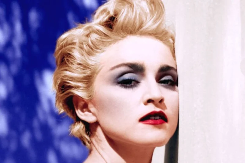 Madonna y los 40 años de True Blue: su historia de amor con Sean Penn, su incursión “latina” y la canción que generó una gran controversia