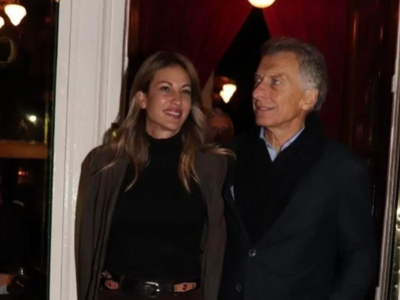 Mauricio Macri y Dolores Teuly, a los besos en Palermo: todas las fotos