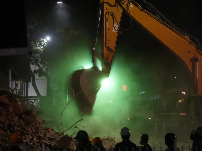 Caracas cuando cae la noche: gritos en árabe, alarmas que se apagan y el semáforo que fue una trampa