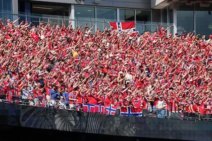 La hinchada de Noruega, en el partido frente a Francia que cerró el Grupo I