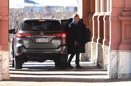 Manuel Adorni, ex Jefe de Gabinete, ingresa a Casa Rosada